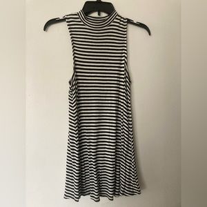 Turtle neck tank top